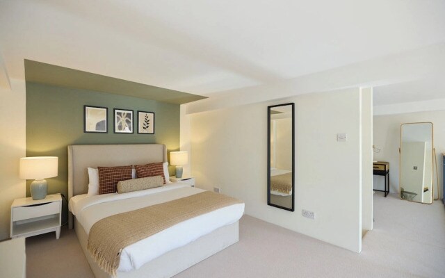 St Gabriel's Loft Apartment