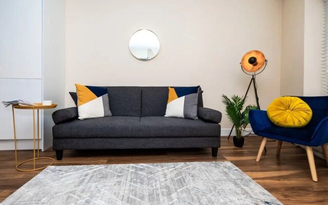 Emerald Court Executive Watford Central Apartment