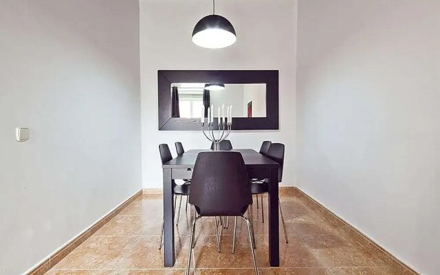 Bhm1-050 Chic And Spacious Apartment