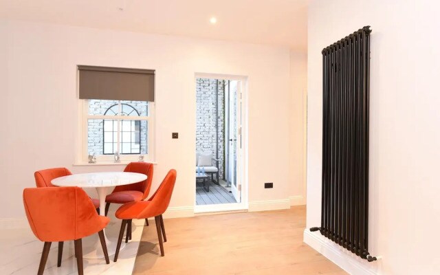 Stylish & Spacious Deluxe Apartments near Victoria Station