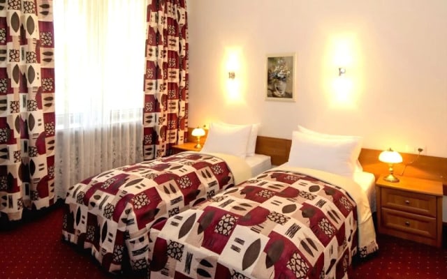 Auska Hotel