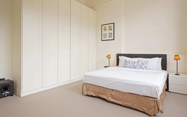 Bright 2 Bedroom Apartment in South Kensington