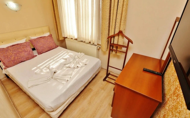 Camelot Apartment