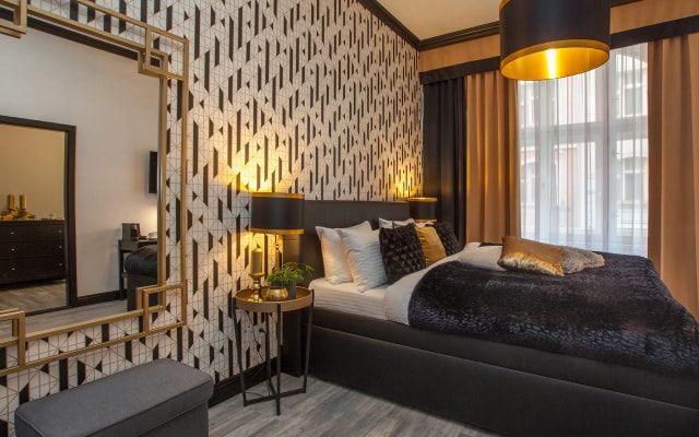 Golden Prague Rooms