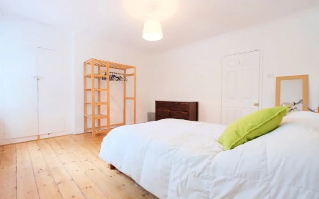 Beautiful, Bright and Spacious Flat for 4