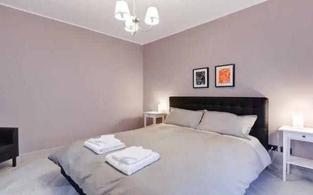 MC Holiday House