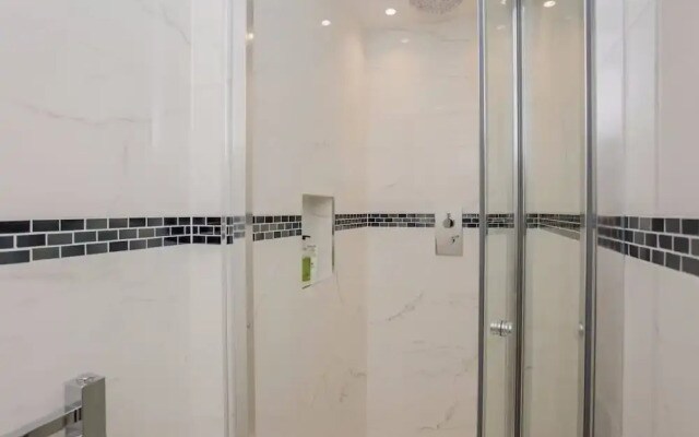 Stunning & Modern 3Bed House in Victoria