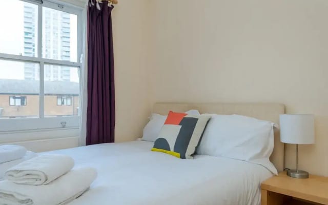Light and Clean 2bed Flat, Nearby Liverpool Street