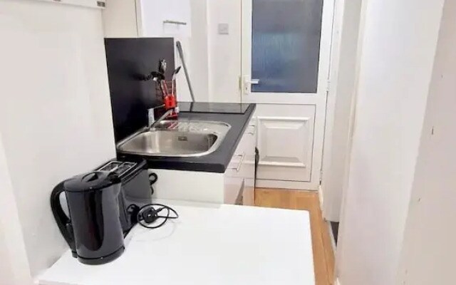 Cute Studio Apartment in South Croydon