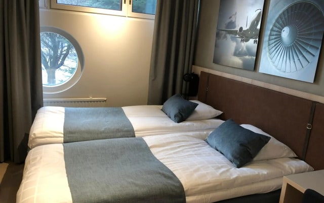Pilot Airport Hotel