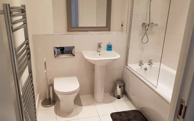 Elegant and Spacious 2 bedroom Apartment