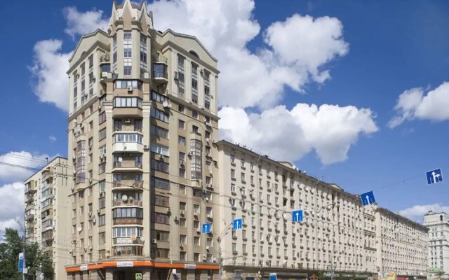 Moskva4you Valovaya 8/18