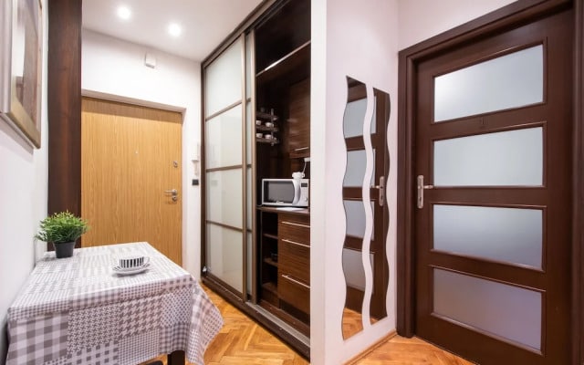 Airport Apartment Kings Bed By 404 Rooms