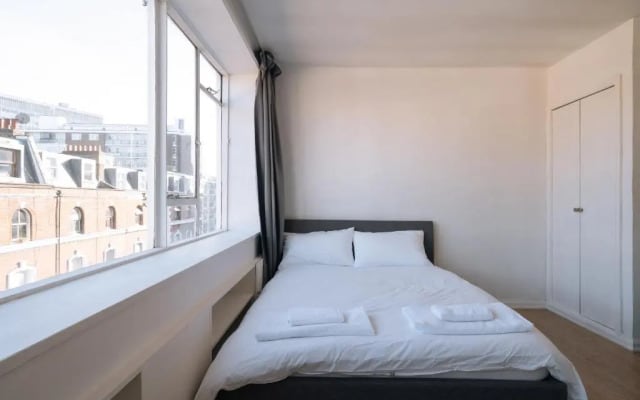 Modern Studio Flat. Central London. Zone 1.