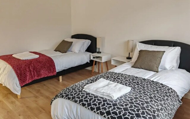 Charming 5 Bedroom House in Bexley