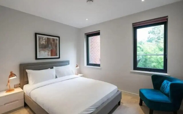 The Hampstead Crib - Bewitching 2bdr Flat With Balcony