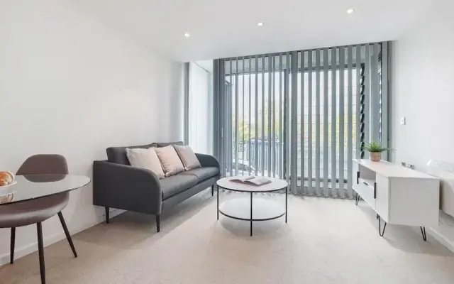 Spacious 2BR Apartment in Prime Central Location