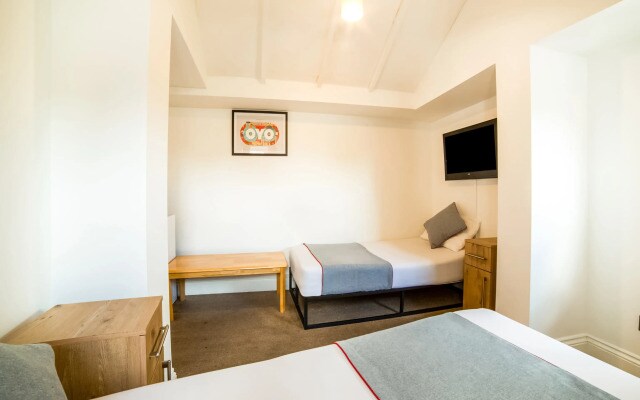 OYO TamTam Acton Hotel
