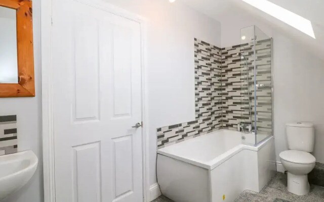 Dale Mews Luxury Apartment