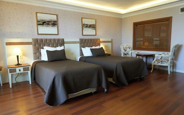Phellos Suites