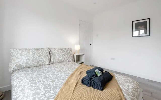 3bed House-free Parking