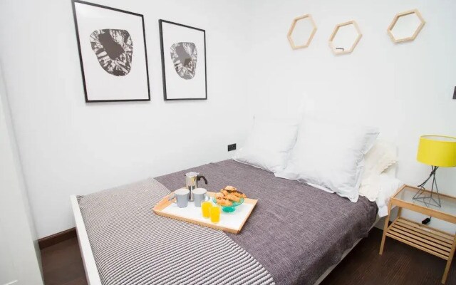 Modern & Stylish Flat Dos Aceras by La recepcion