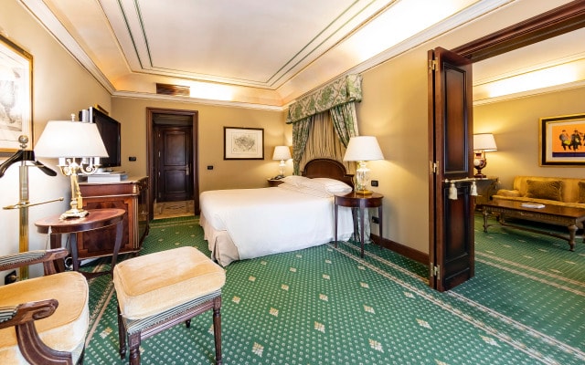 River Château Hotel