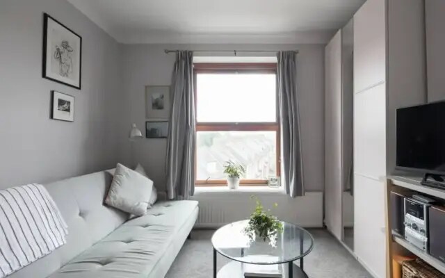 Homely 1 Bedroom East London Flat
