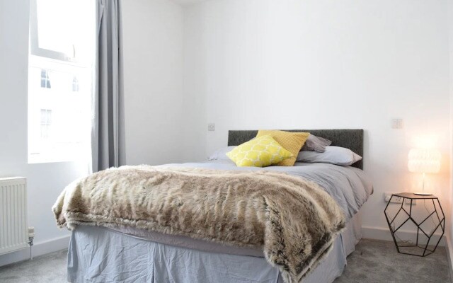 Modern 2 Bedroom Apartment in Balham