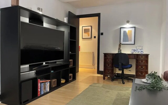 Immaculate 2-bed Apartment in London