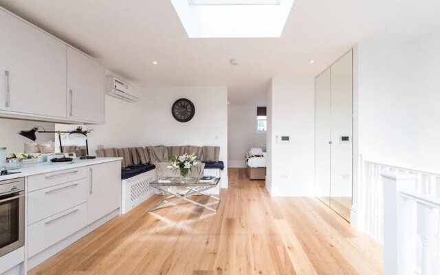 Pet-friendly Fulham Broadway Penthouse, Sw Balcony