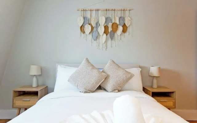Imperial Hogarth Road Apartment