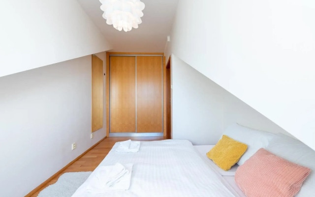 Nest Apartment