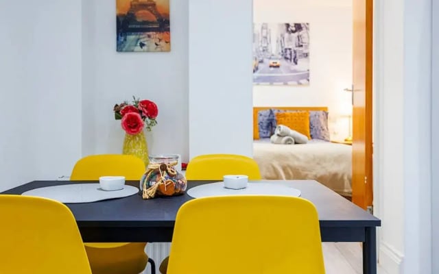 3 Bed 3 Bathroom Flat in Kensington A