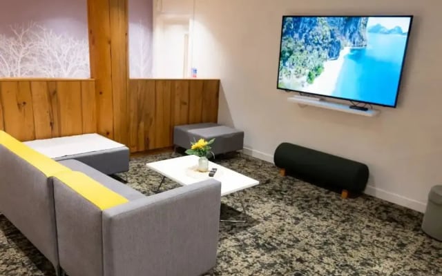 Student Only Arbury Court in Kingston