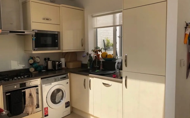 The Spacious Fitzjohn’s Road Apartment - RKC