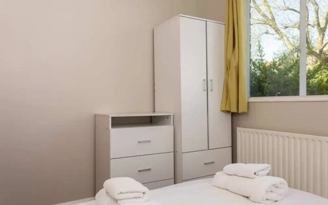 South London 2 Bedroom Flat With Garden