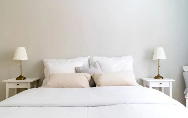 Gorgeous and peaceful 1br in city center