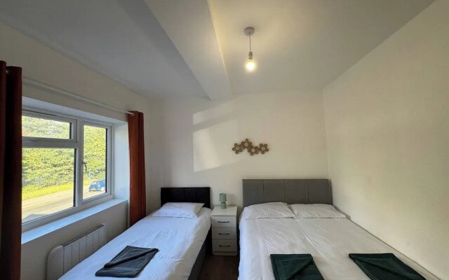 Charming Wallington Apartment With Hot Tub