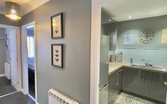 Monkbridge Mews Apartment