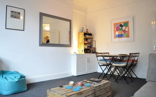 Bright 1 Bedroom Apartment in Great Location