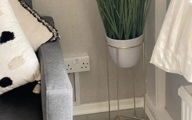 Bv Luxury Spacious 3 Bedroom House At Isaac Close