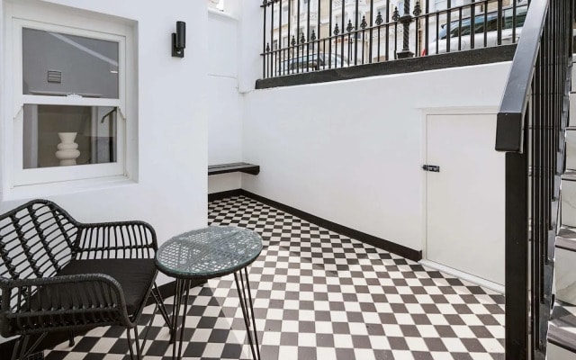 Coleherne Road Residence I