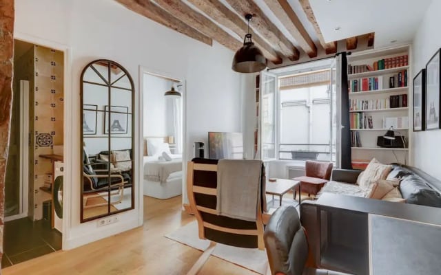 Athos I Stylish 1BR Home on the Rive Gauche