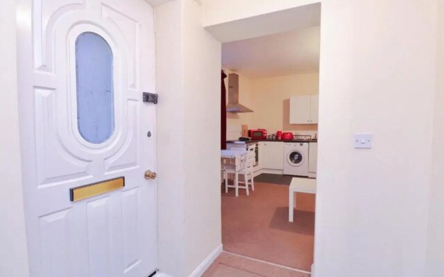 Cosy 2BD Flat Lincoln City Centre Sleeps 3