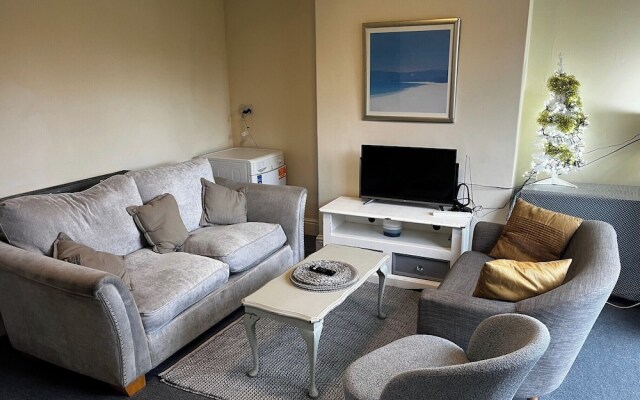 Derby House - Perfect for Contractors/groups