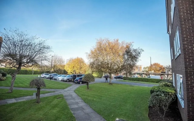 Spacious2br-balcony-parking-25mincentrallondon