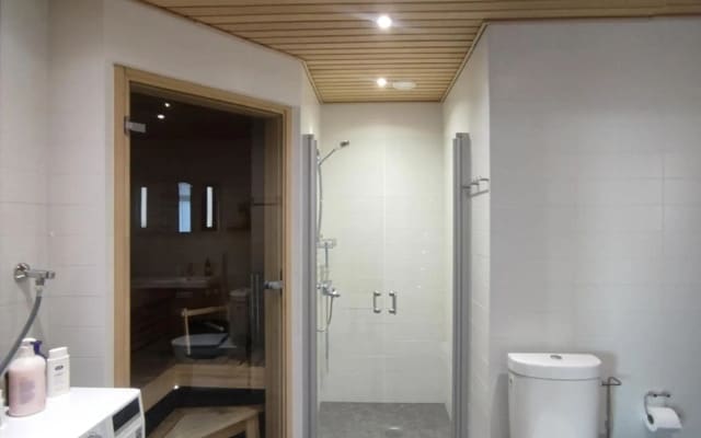 A luxurious aprtm with a sauna and terrace Netflix