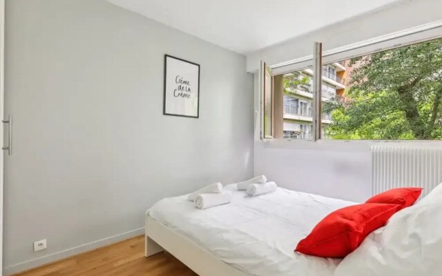 Spacious Apartment With Balcony -11th- Mobility le