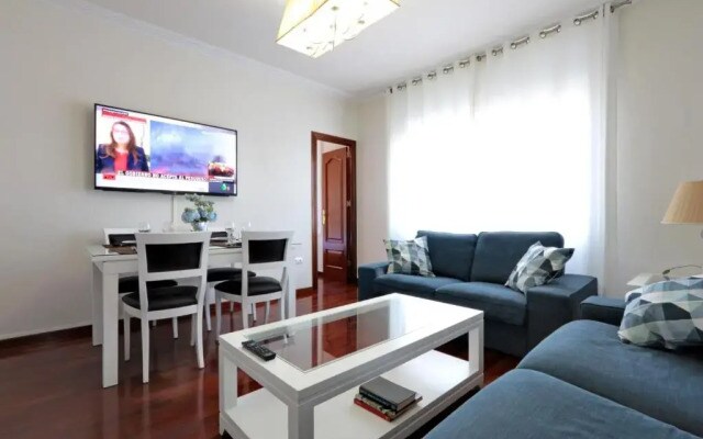 Classbedroom Fira Business Apartment